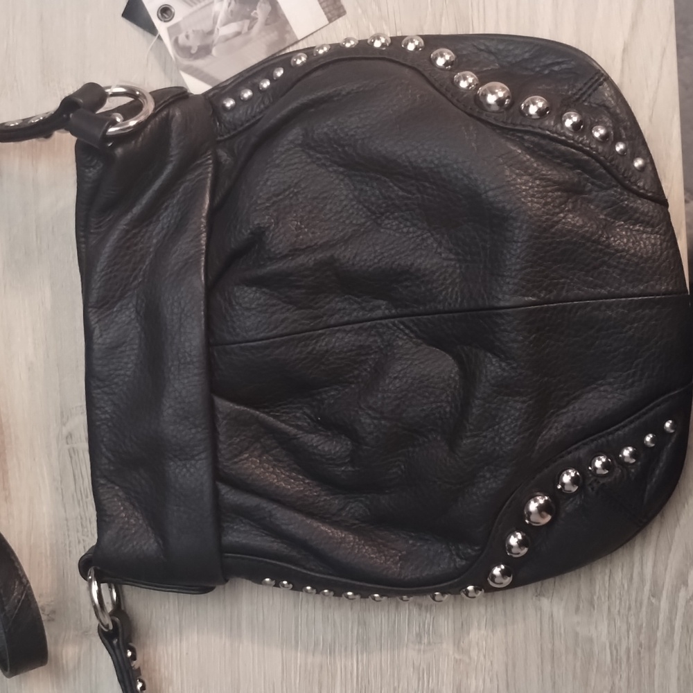 B Makowsky Leather handbag black